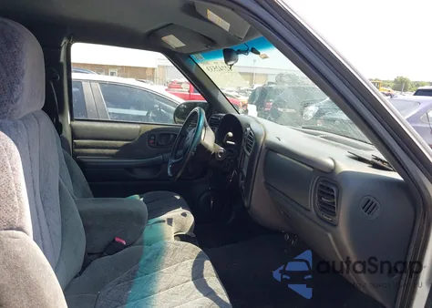 2002 GMC Sonoma из США, поврежденный, VIN 1GTCS19W328180759